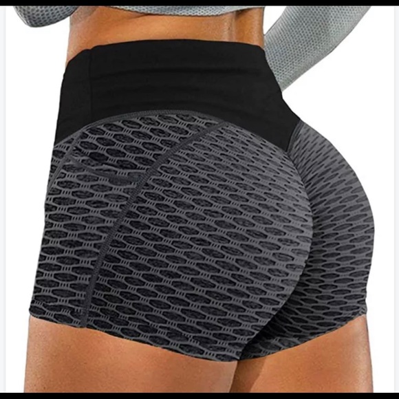 TikTok Shorts with Pockets ~ black - Picture 1 of 3